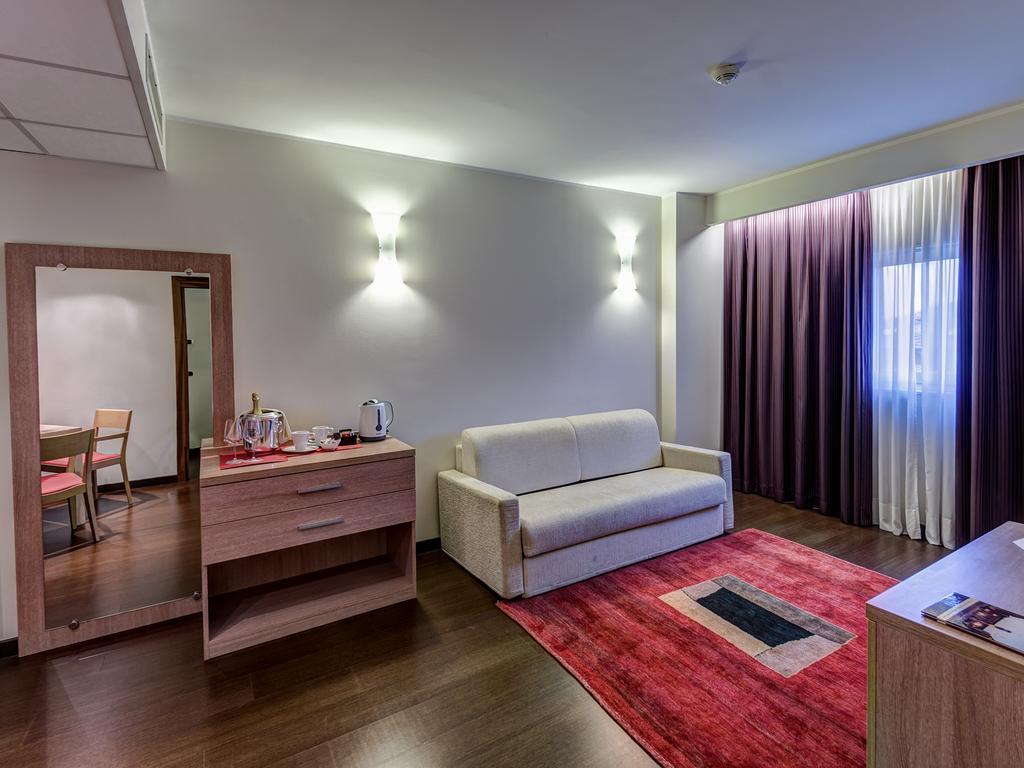 Hotel Capital Rovigo Extérieur photo