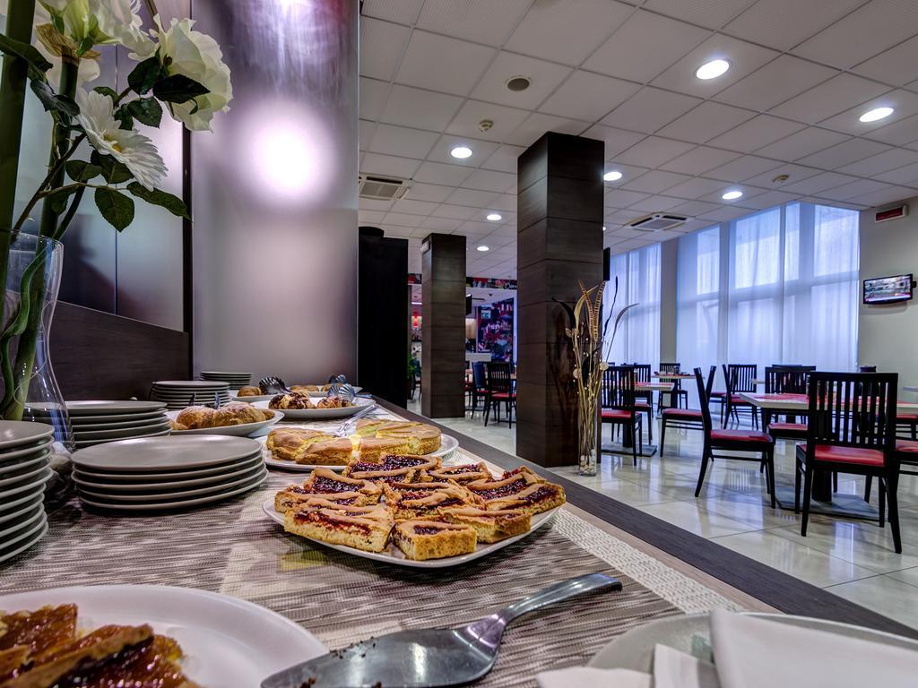 Hotel Capital Rovigo Extérieur photo