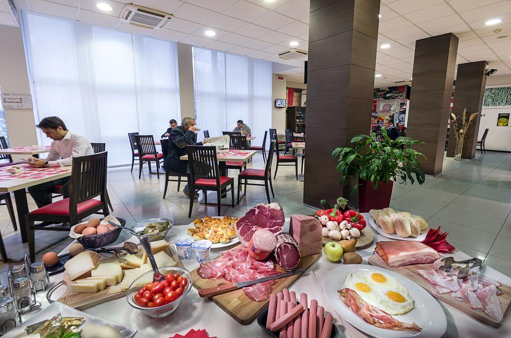 Hotel Capital Rovigo Extérieur photo