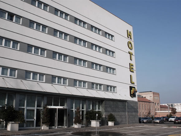 Hotel Capital Rovigo Extérieur photo